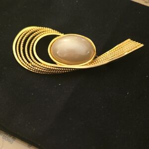Elegant Gold and Cream Brooch